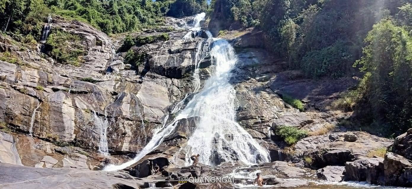 Top 4 thác nước ở Quảng Ngãi đẹp và nổi tiếng nhất