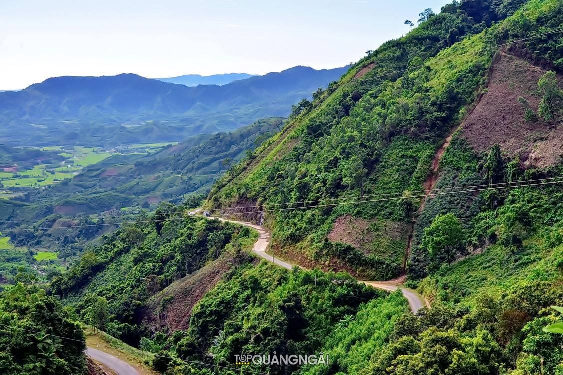 Khám phá đèo Long Môn - Minh Long - Quảng Ngãi với vẻ đẹp kỳ vĩ